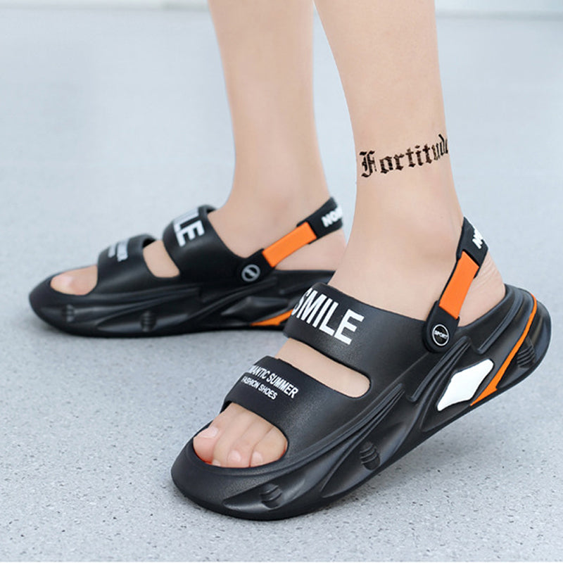 Klobige, gepolsterte Sandalen mit schwammartigem Griff